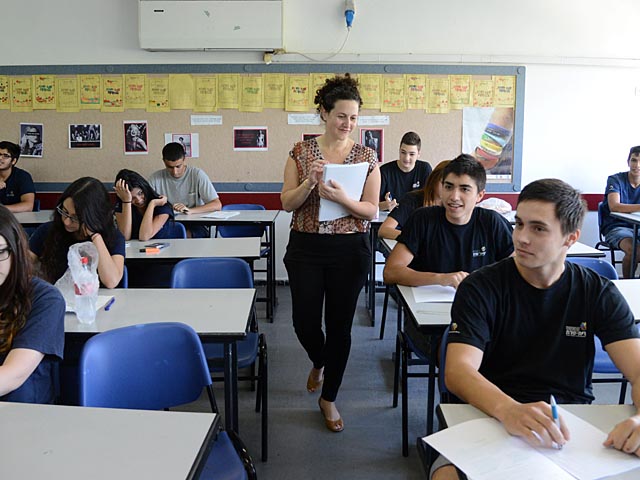 Кнессет одобрил законопроект Шимона Охайона о повышении статуса учителей