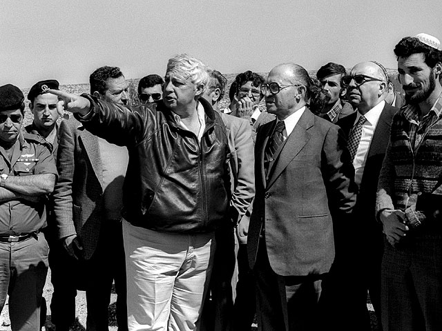 С Менахемом Бегиным в поселении Элон Морэ, 1981-й год