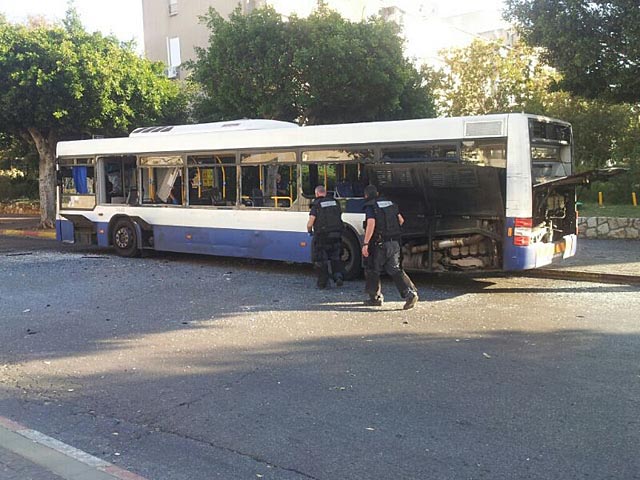 Фото с места попытки автобусного теракта. Бат-Ям, 22 декабря 2013 года