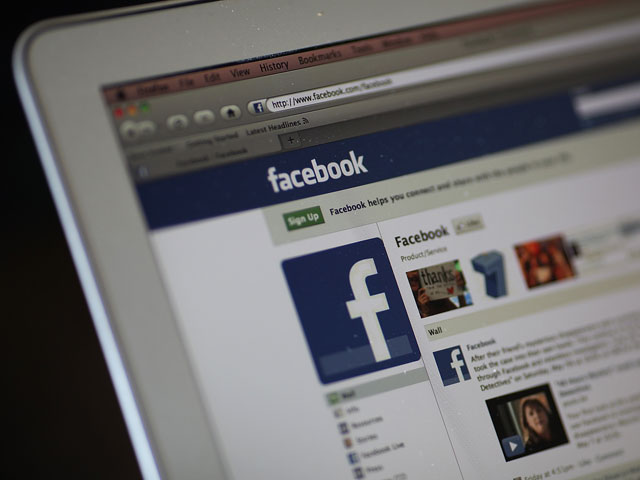 Иск: Facebook продает рекламным компаниям содержимое частных сообщений