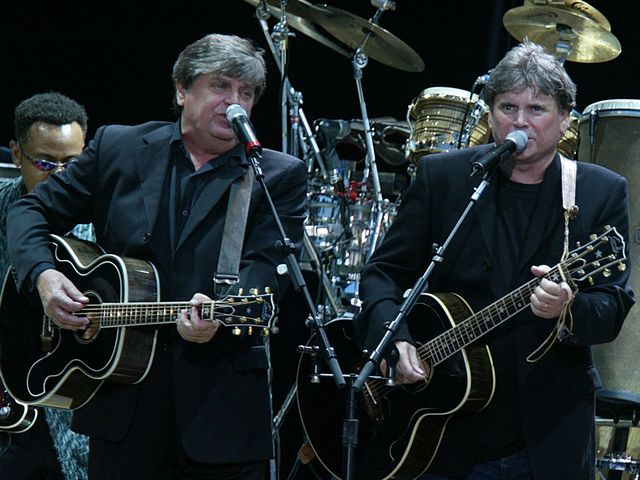Дон Эверли и Фил Эверли (справа) в 2004-м году