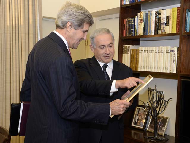 Биньямин Нетаниягу и Джон Керри. Иерусалим, 4 января 2014 года