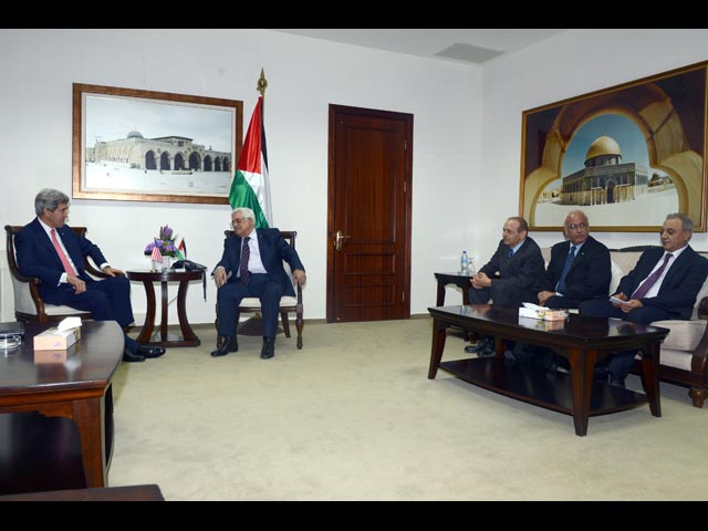 Джон Керри провел переговоры с Махмудом Аббасом. 5 декабря 2013 года