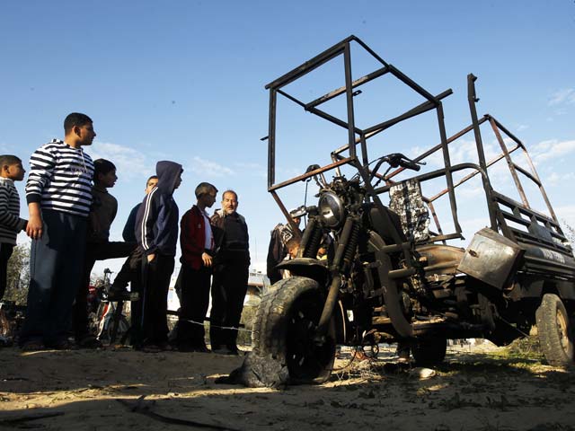 "Тук-тук", который боевики "Исламского джихада" использовали для перевозки миномета и снарядов. Около Хан-Юниса, 9 января 2014 года