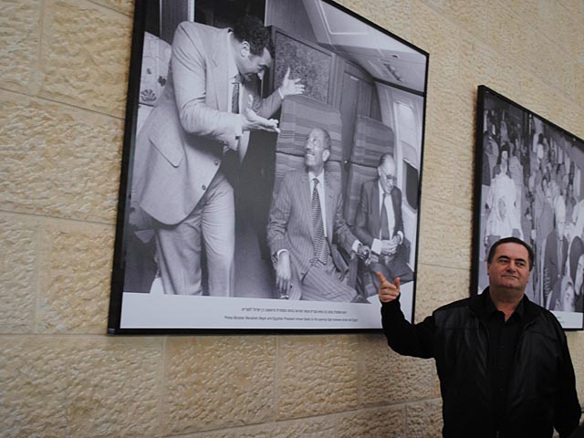 Исраэль Кац на выставке "100 лет израильской авиации". 9 января 2014 года