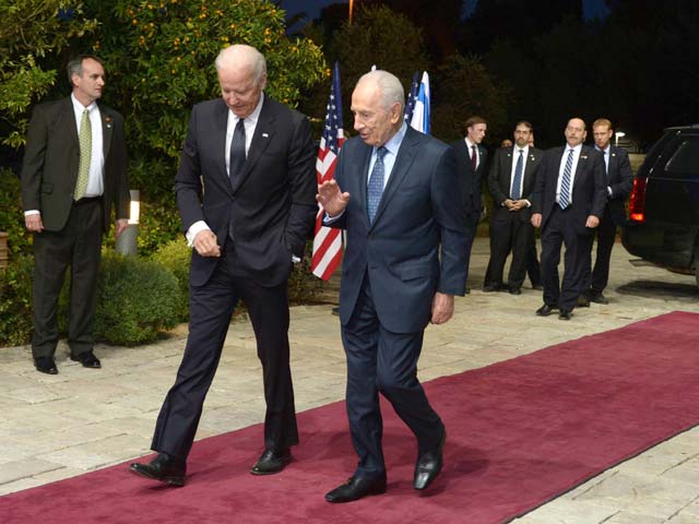 Джо Байден и Шимон Перес. Иерусалим, 13 января 2014 года