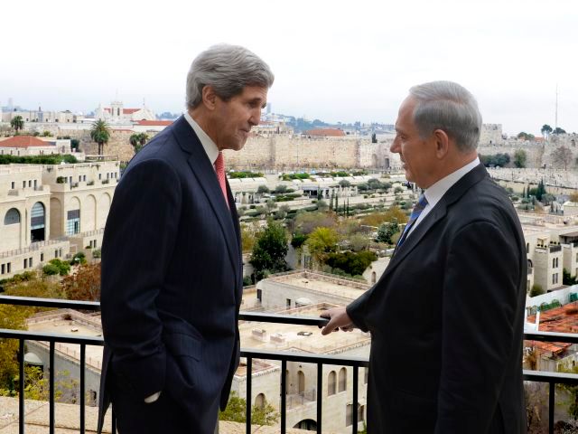 Госсекретарь США Джон Керри с премьер-министр Израиля Биньямин Нетаниягу. Иерусалим, 06.12.2013