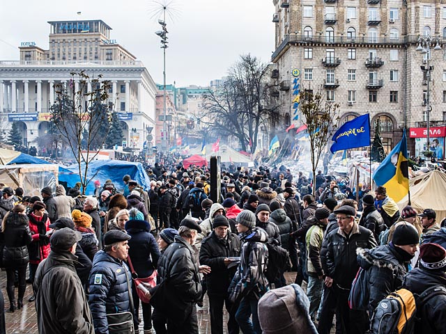 "Вече" на Майдане собрало полмиллиона человек: Кличко объявил досрочные выборы