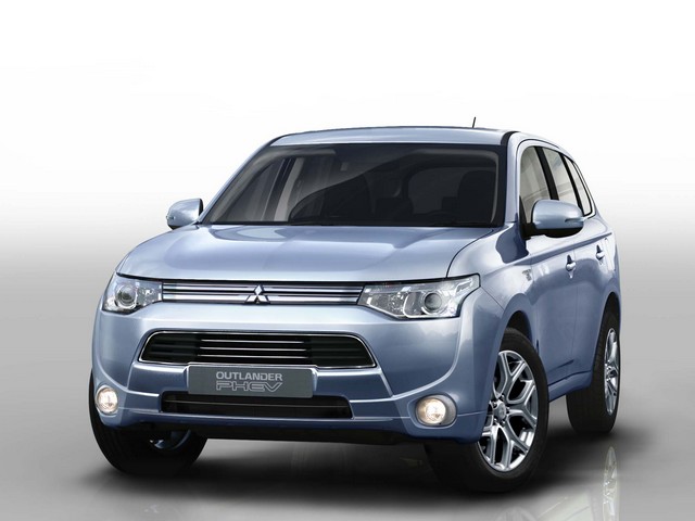 Скоро в Израиле: гибридный электромобиль Mitsubishi Outlander PHEV