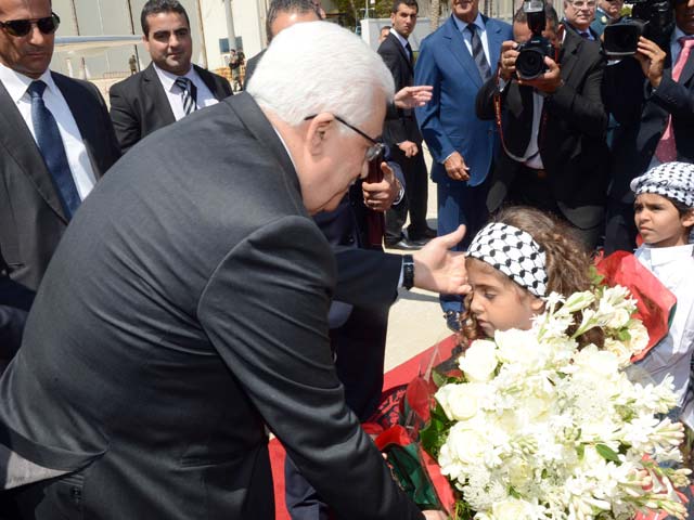 Махмуд Аббас встречается с потомками палестинских беженцев в Бейруте
