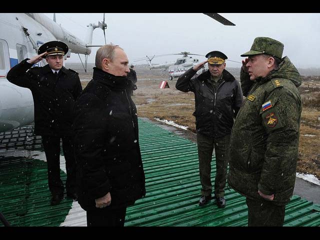 Прибытие Путина на полигон Кирилловский. 3 марта 2014 года