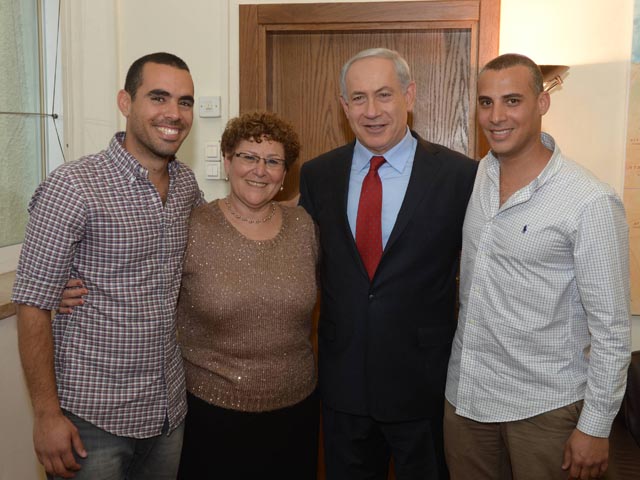 Нетаниягу встретился с "идеальной еврейской матерью" Мириам Перец. 20 марта 2014 года