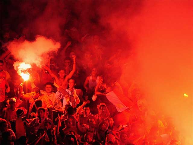 Чешские фанаты разгромили стадион в городе Острава