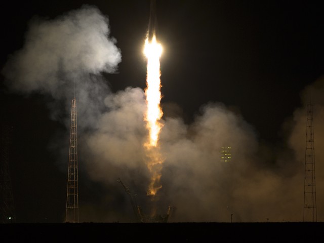 Пилотируемый корабль "Союз ТМА-12М" отправился на МКС с экипажем новой экспедиции. Космодром Байконур, 26 марта 2013 г.