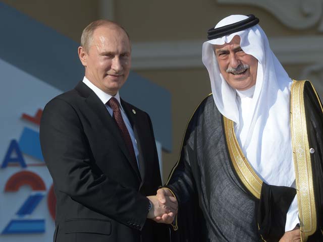 Президент России Владимир Путин и министр финансов Саудовской Аравии Ибрагим бин Абдулазиз аль-Асаф  