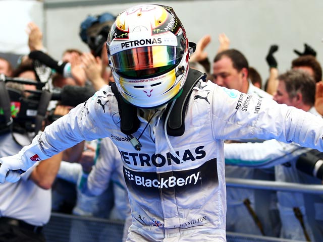 "Формула-1": победителем Гран-при Малайзии стал Льюис Хэмилтон