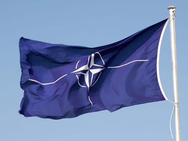 NATO приостановило военное и гражданское сотрудничество с Россией