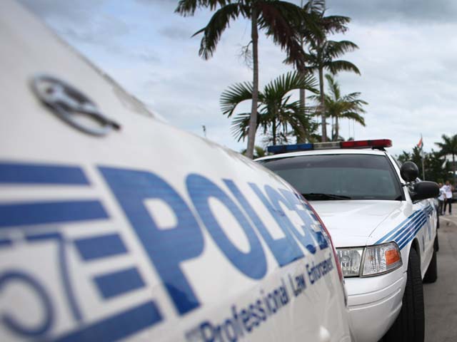 Во Флориде автомобиль протаранил стену детского центра: погиб ребенок, 14 раненых