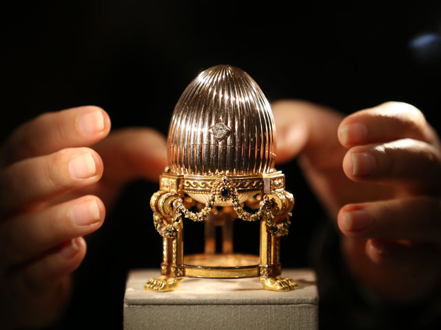 Третье императорское пасхальное яйцо Фаберже, представленное в экспозиционном зале лондонской компании Wartski
