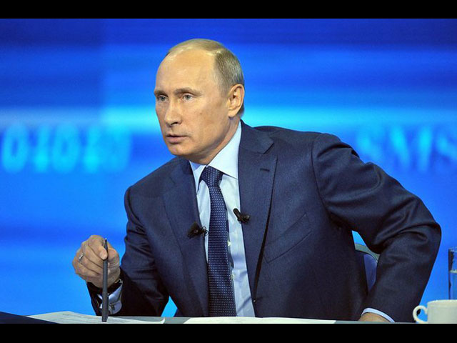     В четверг, 17 апреля, в 12-й раз президент России Владимир Путин проводит "прямую линию"