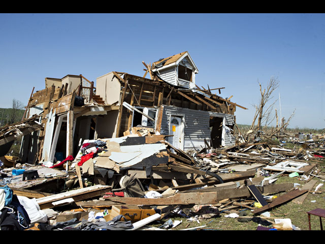 Последствия торнадо в Арканзасе. 28 апреля 2014 г.