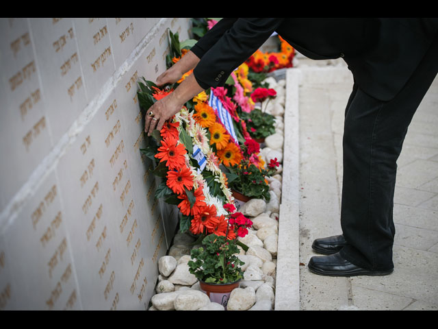 День памяти павших: полиция закрывает магистрали в районе военных кладбищ  