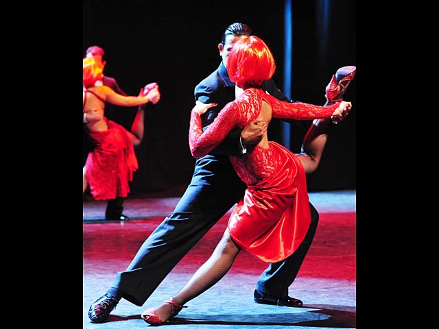 "Танго в красном" &#8211; танец любви и смерти в исполнении театра Гарсия Руссо