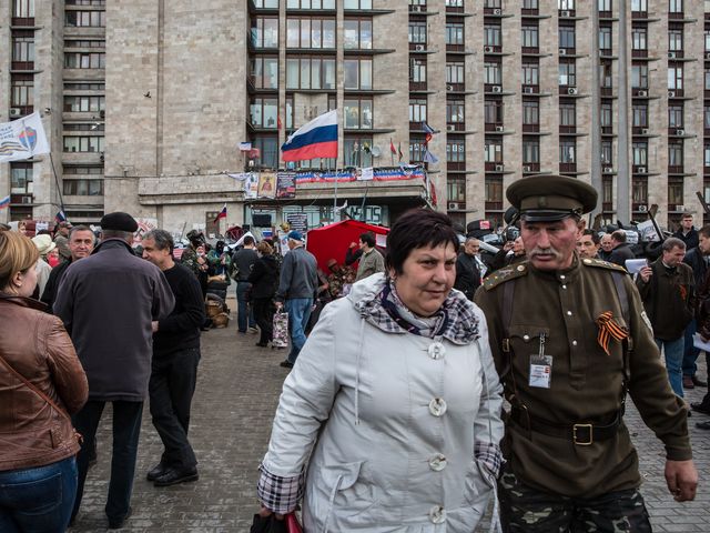 Сепаратисты Донецка отпустили сотрудников Красного креста