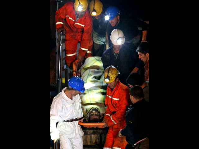 Спасательные работы на месте аварии 14 мая 2014 года