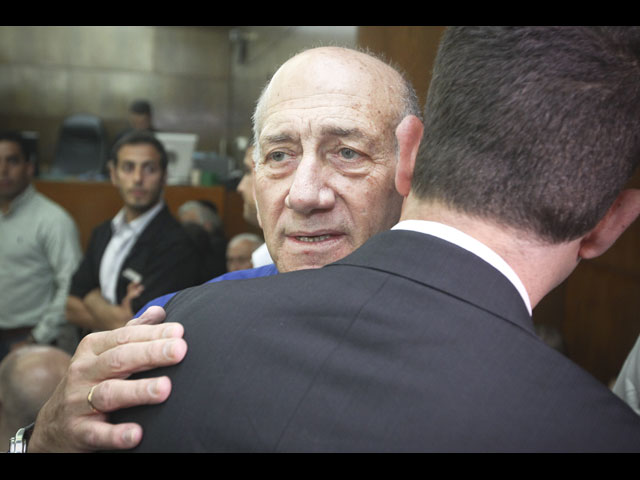 Эхуд Ольмерт в зале суда 13 мая 2014 года