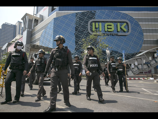 В Таиланде введено военное положение, демонстрации ограничены  