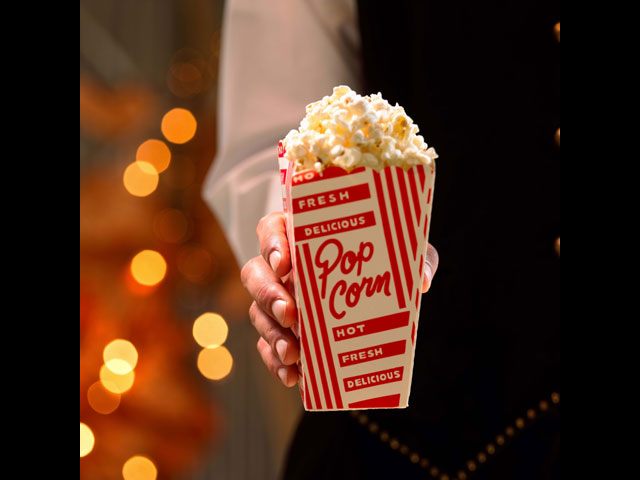 Депутаты разрешили ходить в кино с собственным попкорном