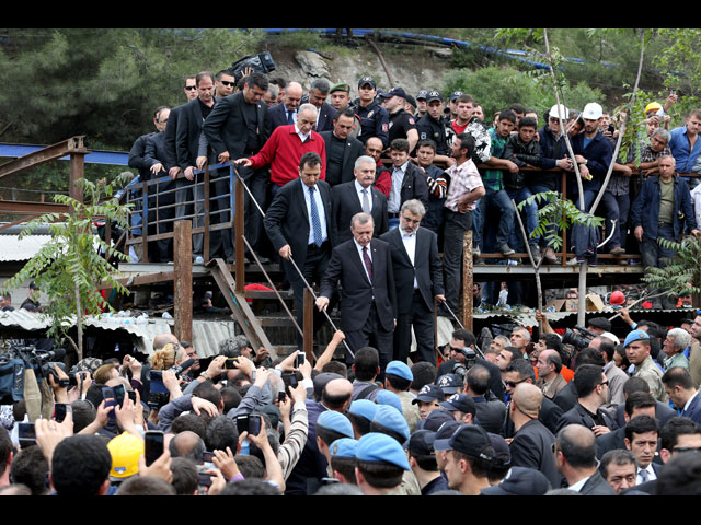 Премьер-министр Турции Реджеп Тайип Эрдоган на месте трагедии 