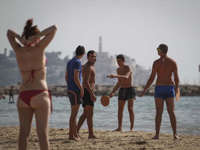 В Израиле официально открылся купальный сезон