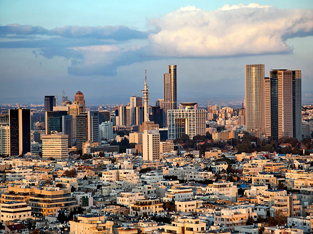 В Тель-Авиве отмечают Первомай, полиция блокирует движение