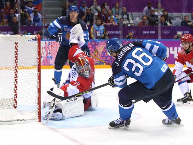 Хоккей: финны победили сборную России в матче "Шведских игр"