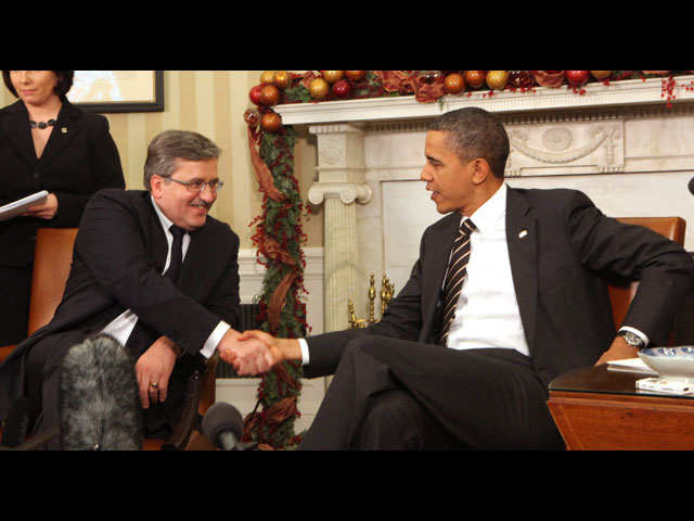 Президент США Барак Обама и  президент Польши Бронислав Коморовский на встрече в Вашингтоне в 2010 году