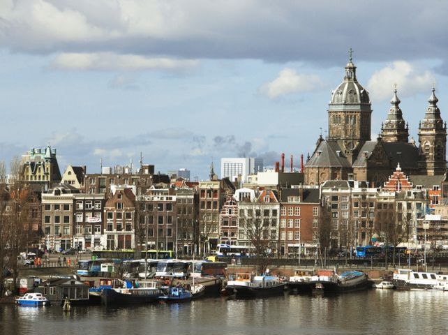 В Амстердаме усилена охрана еврейских объектов