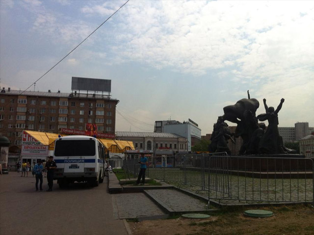 Москва, Краснопресненская застава. 7 июня 2014 года, 12:30 МСК