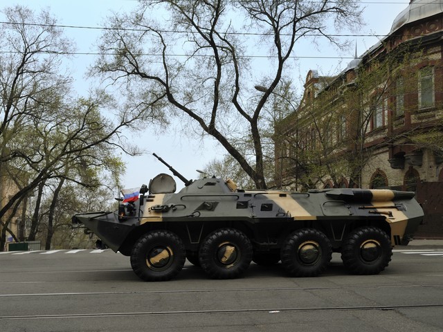 Украинские силовики: границу Украины пересекли российские БТРы