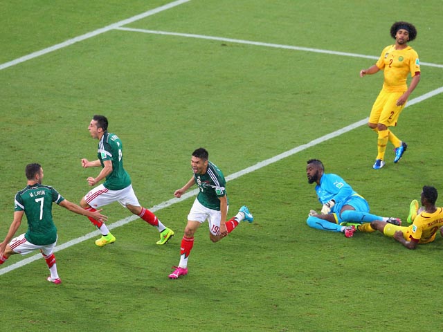Под проливным дождем мексиканцы победили сборную Камеруна 
