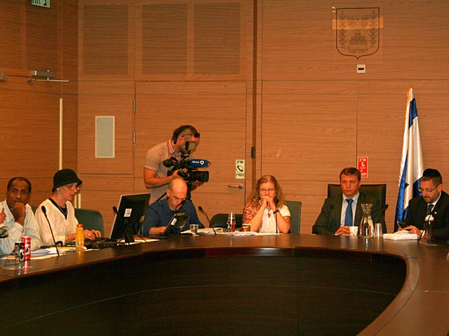 Заседание комиссии Кнессета. 18 июня 2014 года