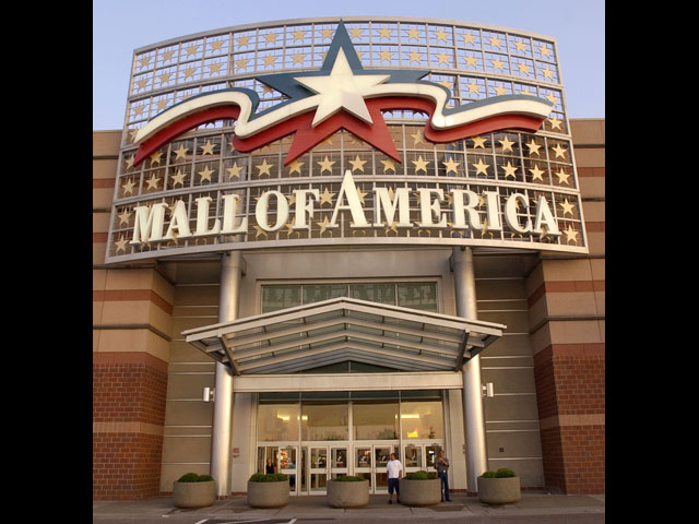 Эмблема на входе торгового центра Mall of America