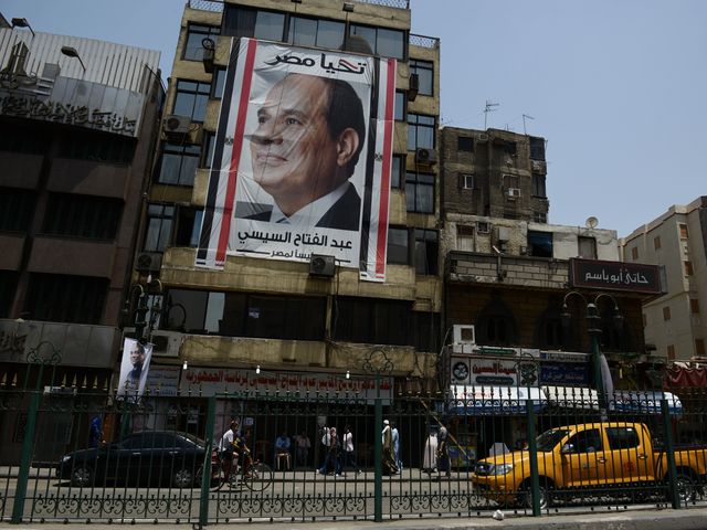 Ас-Сиси готов отказаться от половины зарплаты, чтобы дать пример египтянам