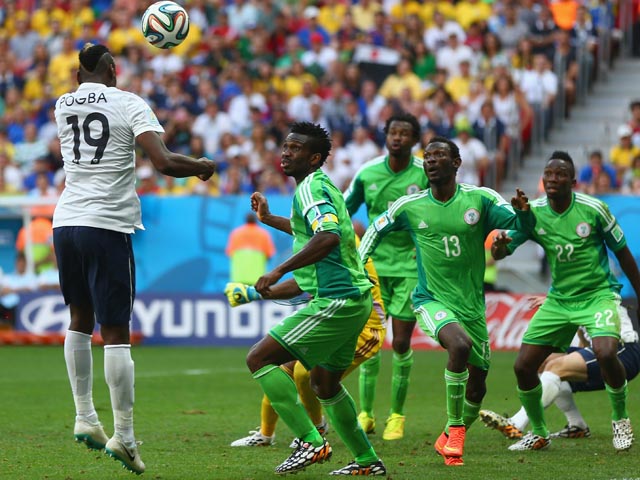 Сборная Франции вышла в четвертьфинал, с трудом победив нигерийцев