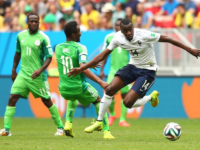 Сборная Франции вышла в четвертьфинал, с трудом победив нигерийцев