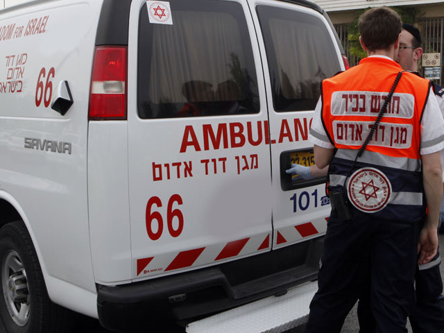 В Тель-Авиве 50-летнего мужчину ударили ножом. Пострадавший в тяжелом состоянии