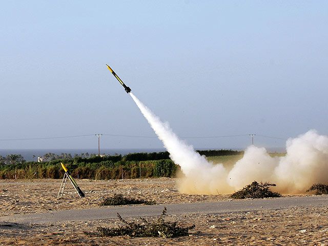 Запуск ракет "Кудс" (производство "Исламского джихада") из сектора Газы