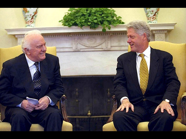 Эдуард Шеварднадзе и Билл Клинтон в 1999 году