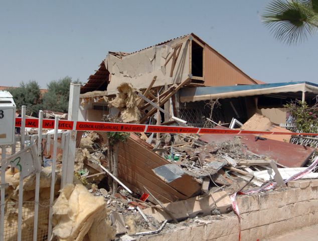 Дом в Беэр-Шевe, разрушенный ракетой. 12.11.2014